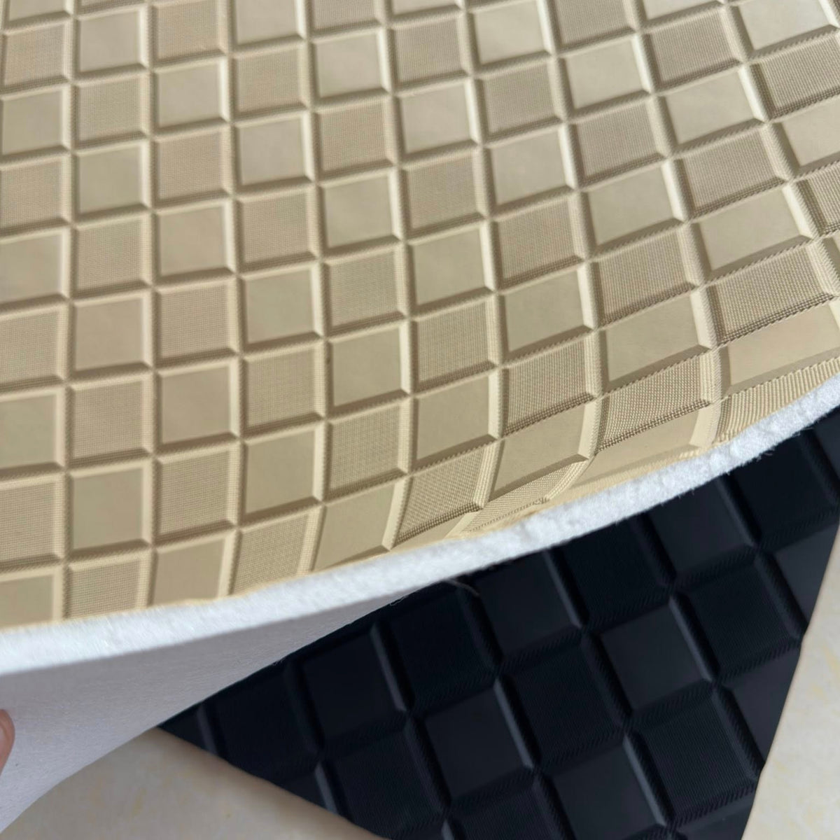 Quilted PVC/PU Leather Roll – Diamond Embossed Auto Floor Mat Fabric with Sponge Backing